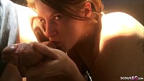 German Cuckold – Ehemann laesst seinen besten Kumpel seine Frau ficken und spritzt mit