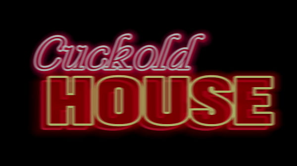 MILF casada dando a buceta e o cú na Cuckold House