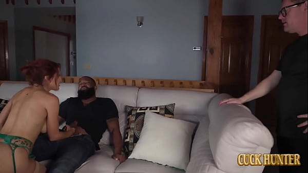 Thick Redhead MILF Elise London Enjoy Friend’s BBC