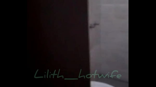 Lilith hotwife sale con el amigo del cornudo