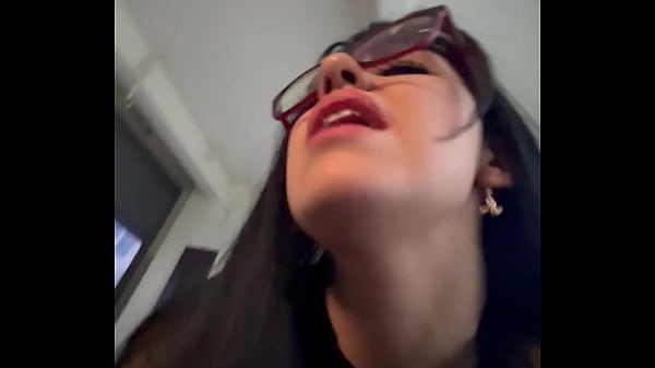 Gótica lesbiana teniendo orgasmo