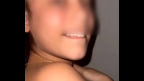 Putinha 18 anos perfeita, extremamente submissa